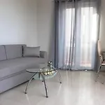 Akrata Beachfront Daire