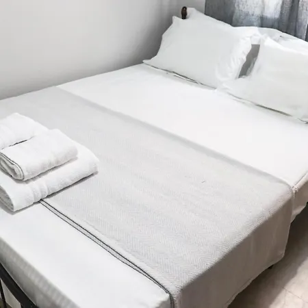 Akrata Beachfront Apartment *