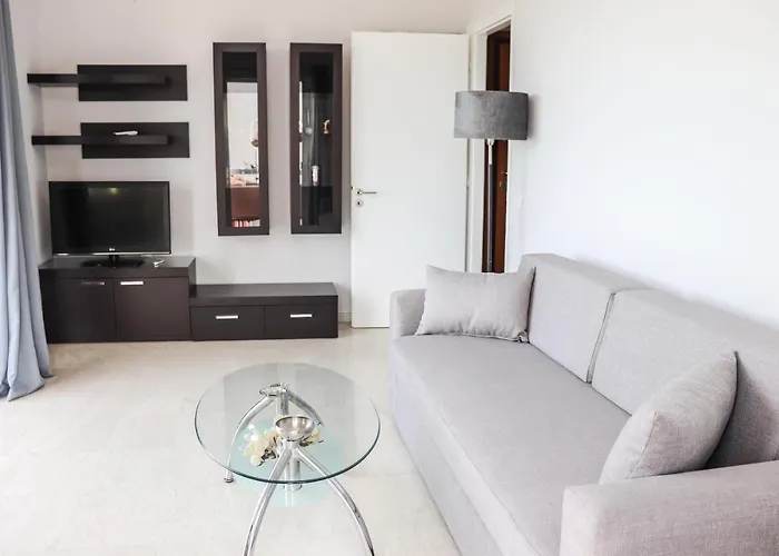 Διαμέρισμα Παραθαλάσσιο Διαμέρισμα Πάνω στον Πεζόδρομο Παραλία Ακράτας