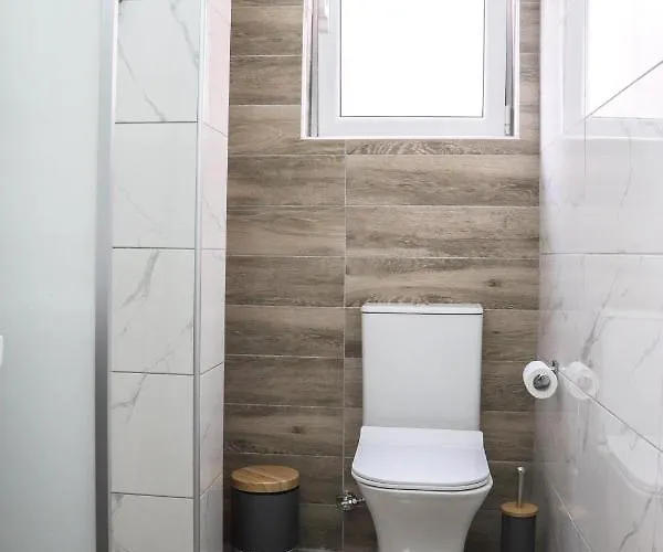 Παραθαλάσσιο Διαμέρισμα Πάνω στον Πεζόδρομο Διαμέρισμα *